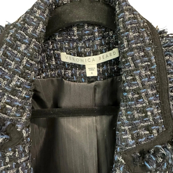 Veronica Beard Cooke Dicky Jacket in Navy. Size 6. - Picture 5 of 14